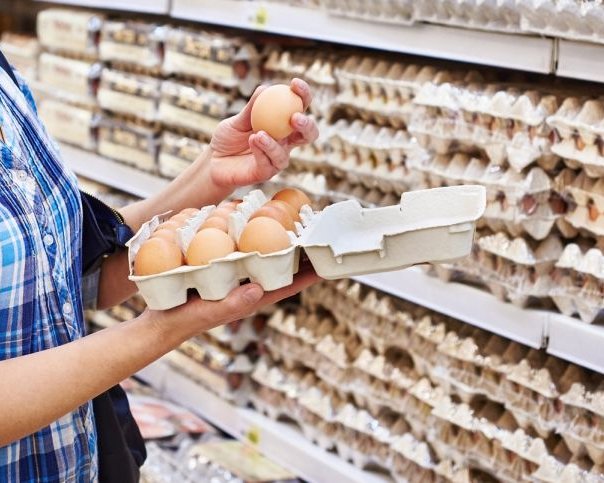 На Урале будут продавать яйца по 12 штук в упаковке по цене десятка